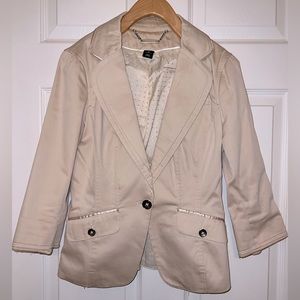 Cream / Light khaki blazer